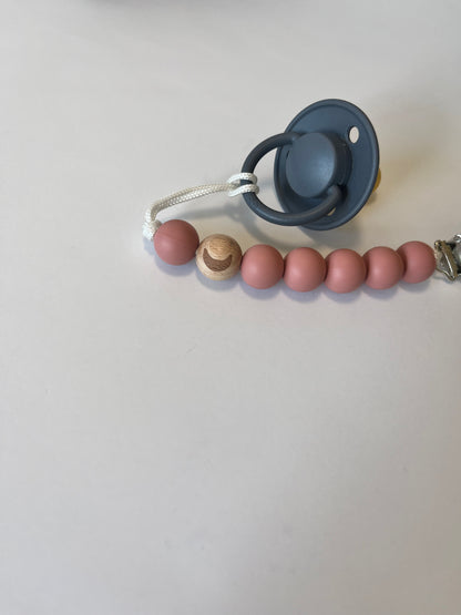 Clip with moon style - pacifier clip with 7 beads